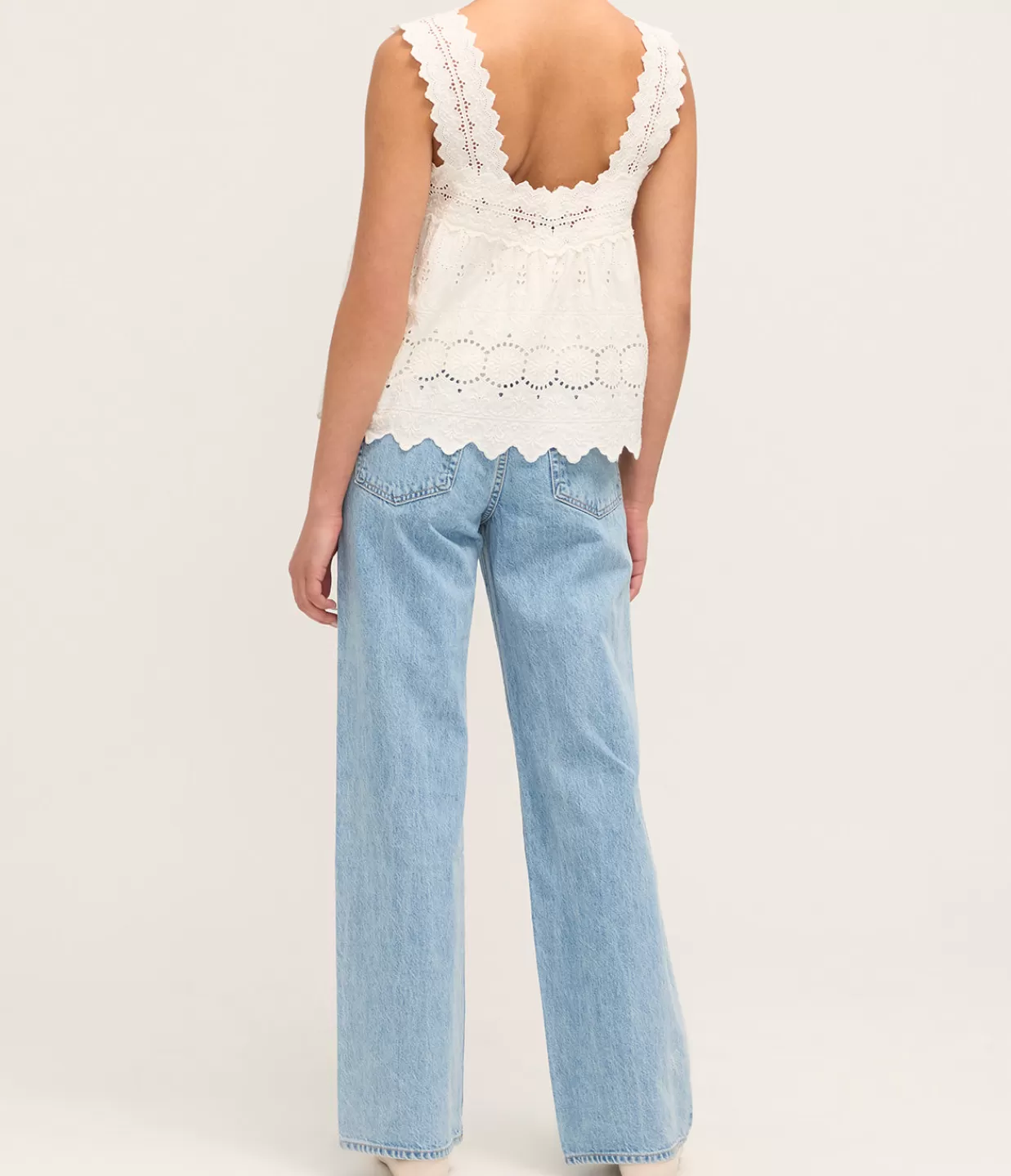 Cheap Amelia Top In Vintage White Tops