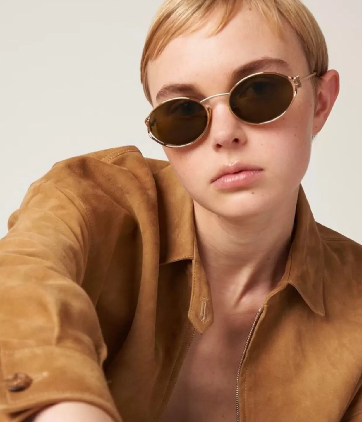 Outlet Oval Sunglasses In Brass Gold Sunglasses